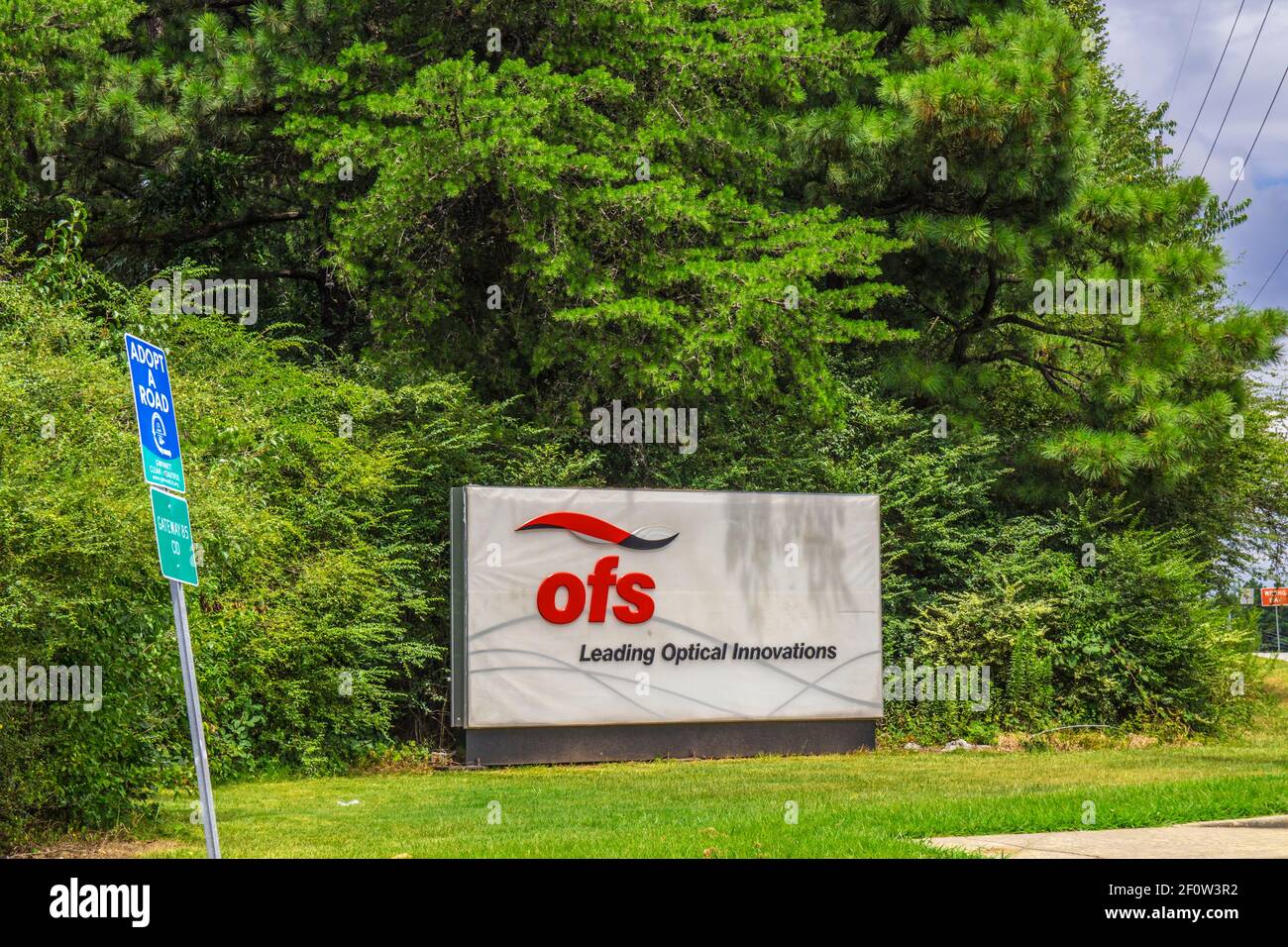Gwinnett County, GA / USA - 07 29 20: Cartello OFS Street Foto Stock