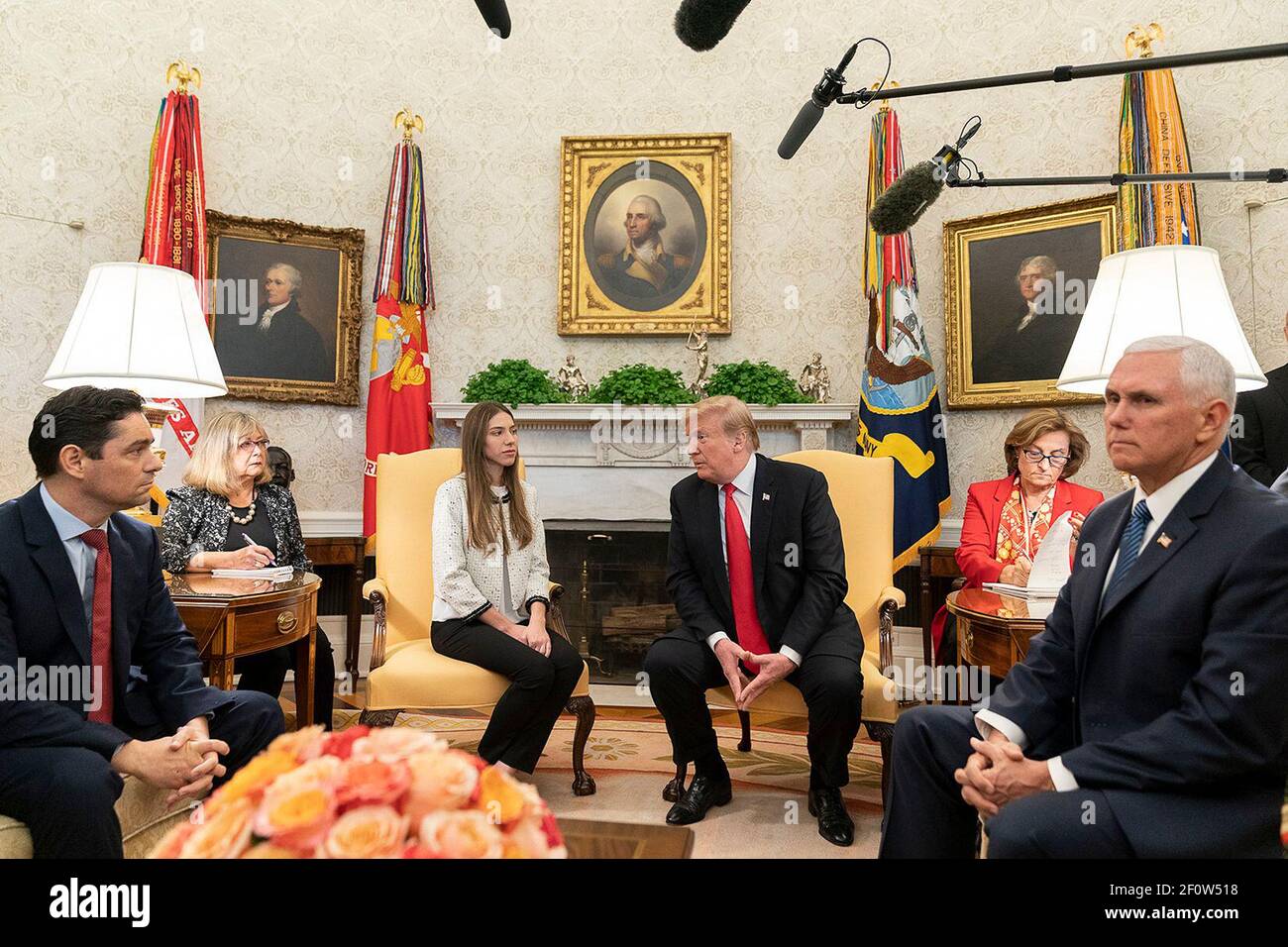 Il Presidente Donald Trump incontra Fabiana Rosales de Guaido, la prima Signora della Repubblica Bolivariana del Venezuela mercoledì 27 2019 marzo, presso l'Ufficio ovale della Casa Bianca. Foto Stock
