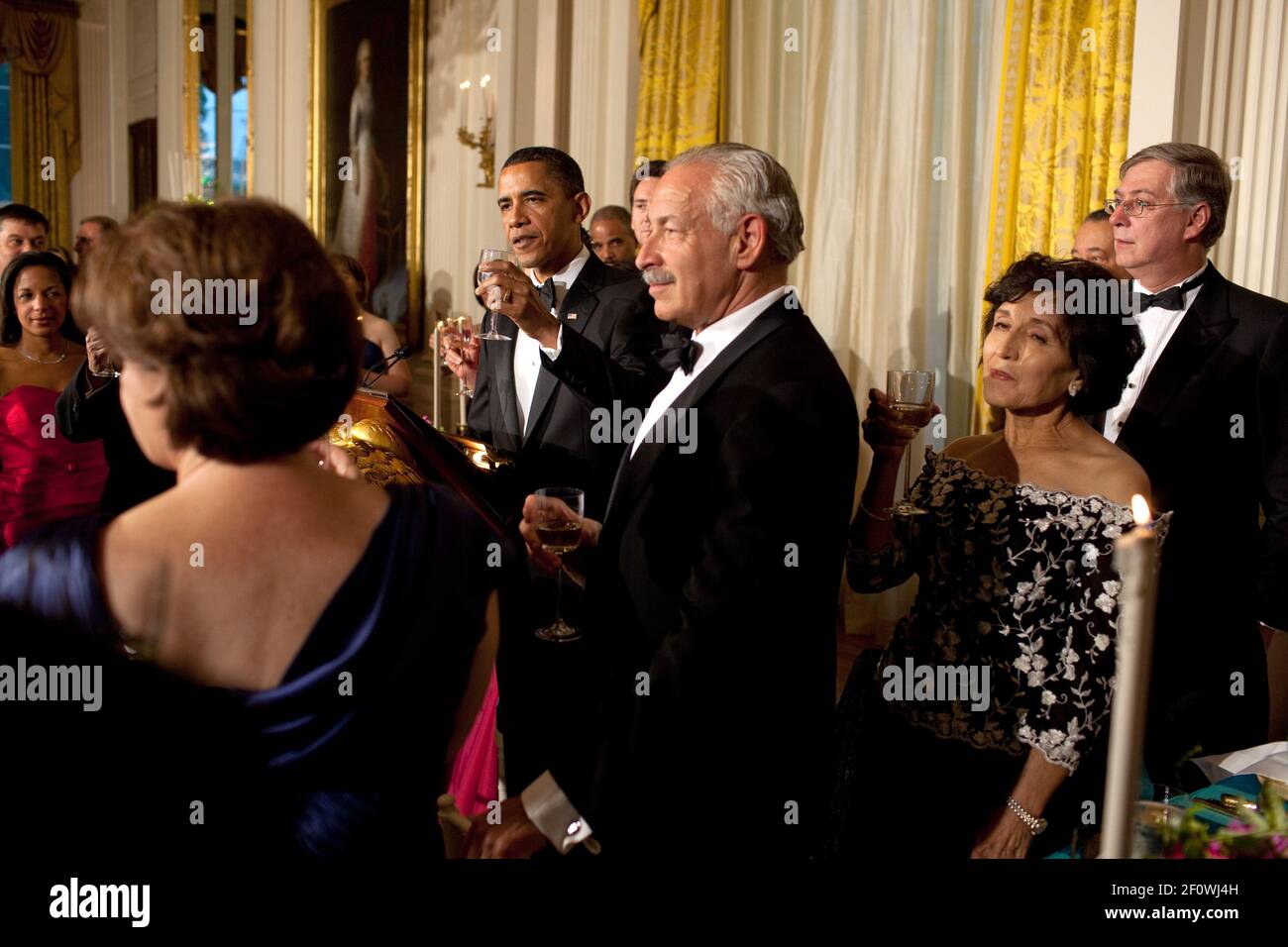 Il presidente Barack Obama dà un brindisi durante la cena di Stato nella stanza orientale della Casa Bianca, 19 maggio 2010. Foto Stock