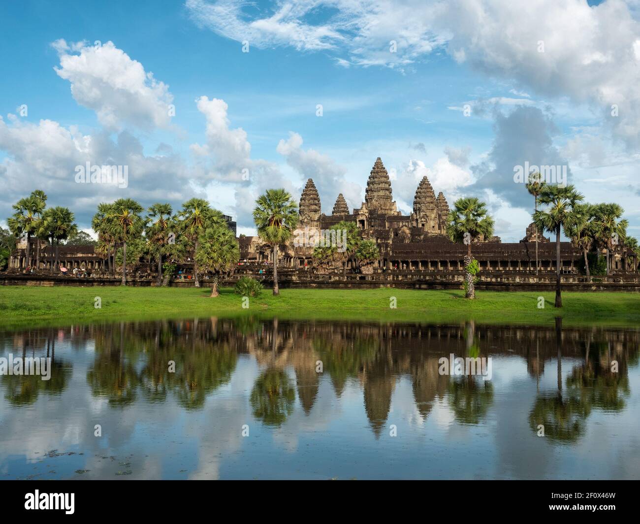 Antiche rovine del tempio di Angkor Wat a Siem Reap, Cambogia. Foto Stock