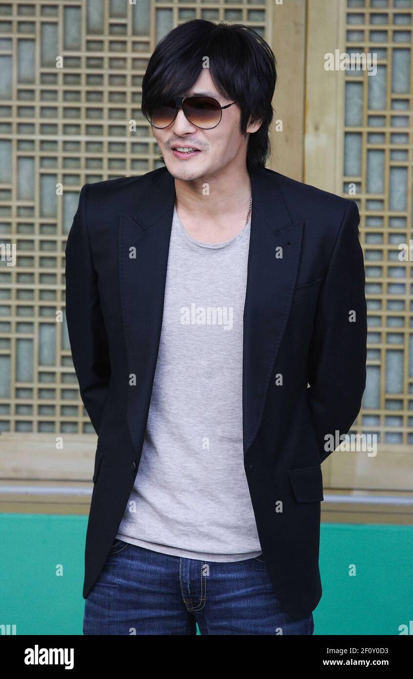 28 settembre 2008 - Seoul, Corea del Sud : l'attore sudcoreano Jang Dong-Gun partecipa al matrimonio della star del film sudcoreana Kwon Sang Woo e attrice Song Tae Young all'Hotel Shilla di Seoul il 28 settembre 2008. Photo Credit: Lee Young-ho/Sipa Press /0809301521 Foto Stock