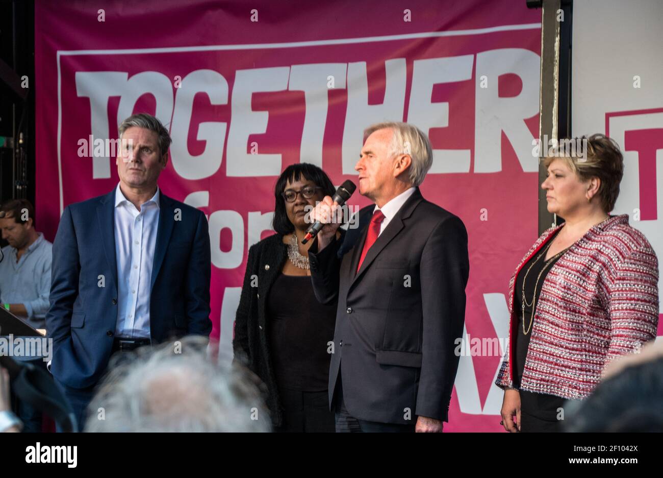 Membri del Partito del lavoro Sir Keir Starmer, Diane Abbott, John McDonnell e Emily Thornberry sul palco del voto del terzo popolo marzo, Parliament Square, Londra, Regno Unito, il 19 ottobre 2019. Foto Stock