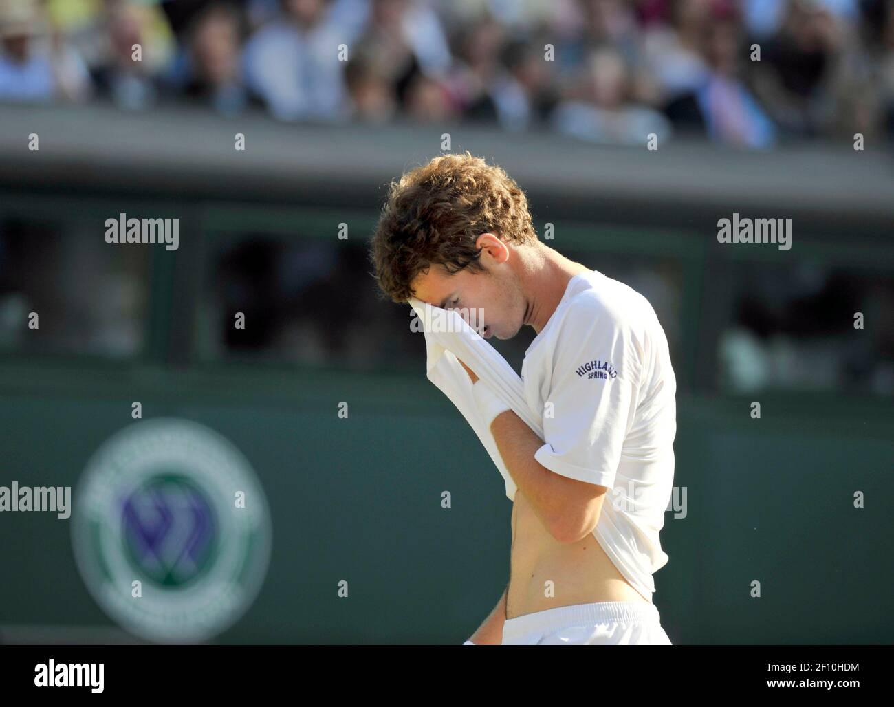 WIMBLEDON CAMPIONATI DI TENNIS 2008. 7° GIORNO 30/6/2008 E MURRAY DURANTE LA SUA PARTITA CON R.GASQUET. IMMAGINE DAVID ASHDOWN Foto Stock