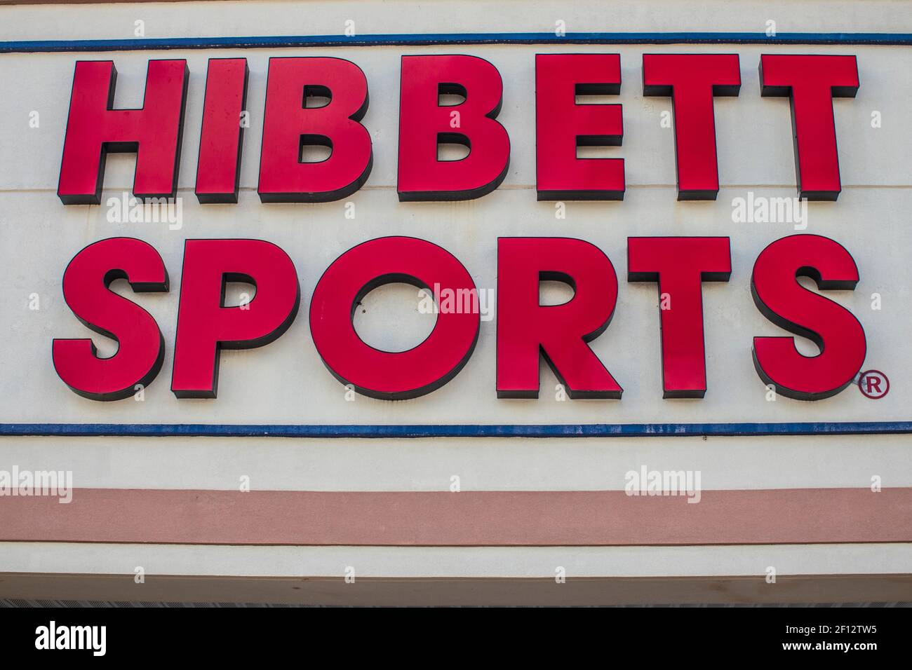 Gwinnett County, GA / USA - 07 09 20: Cartello sport Hibbett Foto Stock
