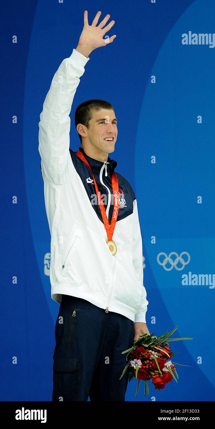 Michael Phelps degli Stati Uniti celebra la sua medaglia d'oro nella medaglia individuale di 200 metri nei Giochi della XXIX Olympiade a Pechino, Cina. (Foto di Jeff Siner/Charlotte Observer/MCT/Sipa USA) Foto Stock