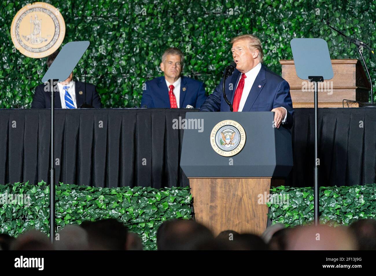 Il presidente Donald Trump ha fatto delle osservazioni per commemorare il 400° anniversario della prima Assemblea legislativa rappresentativa martedì 30 2019 luglio presso il Jamestown Settlement Museum di Williamsburg, Virginia Foto Stock