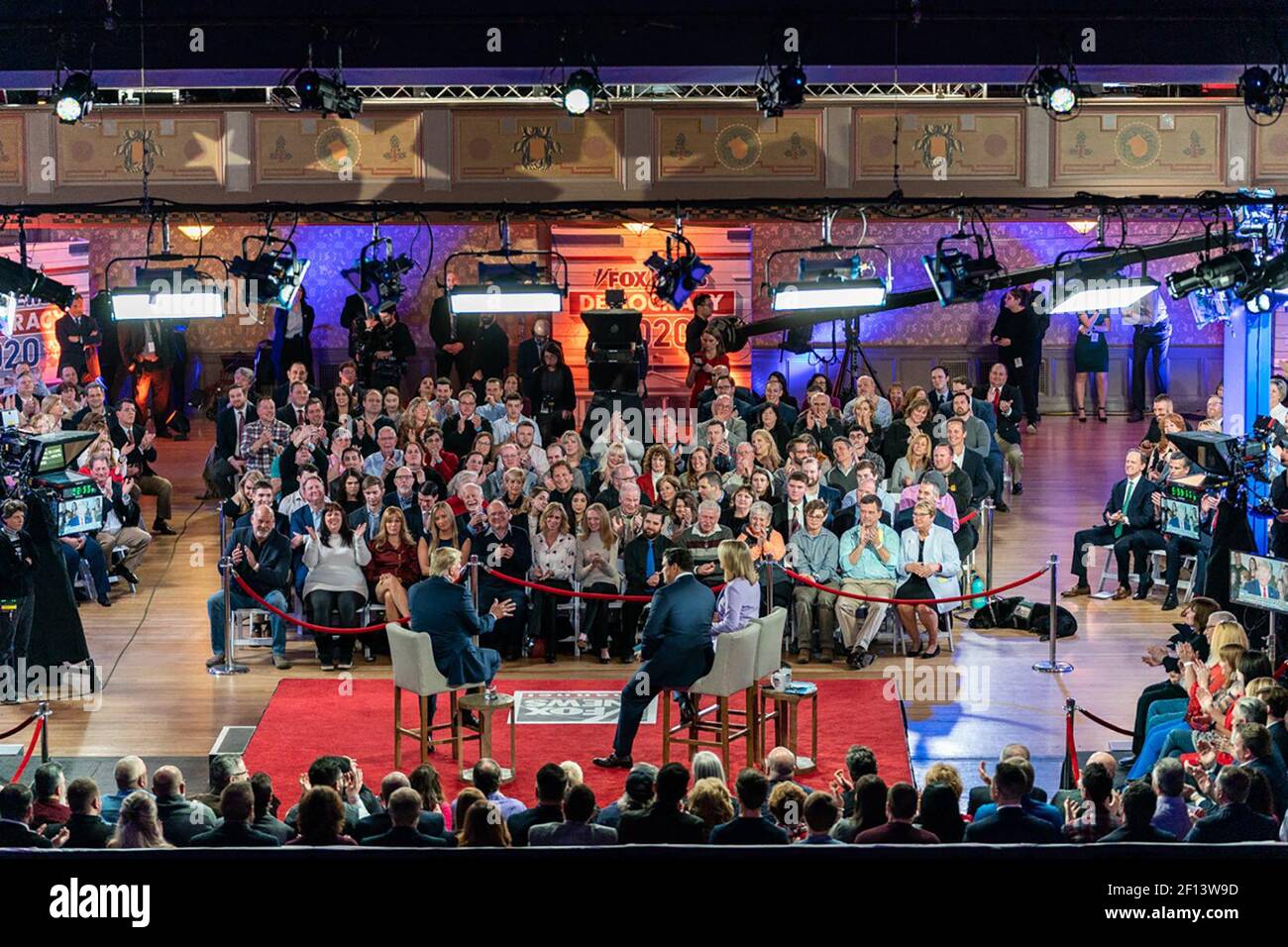 Il presidente Donald Trump risponde alle domande del pubblico durante un evento live del municipio di Fox News Channel giovedì 5 marzo 2020 presso lo Scranton Cultural Center di Scranton Pa. Foto Stock