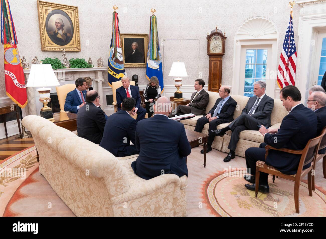 Il presidente Donald Trump partecipa a un incontro bilaterale con il presidente ad interim della Repubblica Bolivariana del Venezuela Juan Guaido mercoledì 5 febbraio 2020 presso l'Ufficio ovale della Casa Bianca. Foto Stock