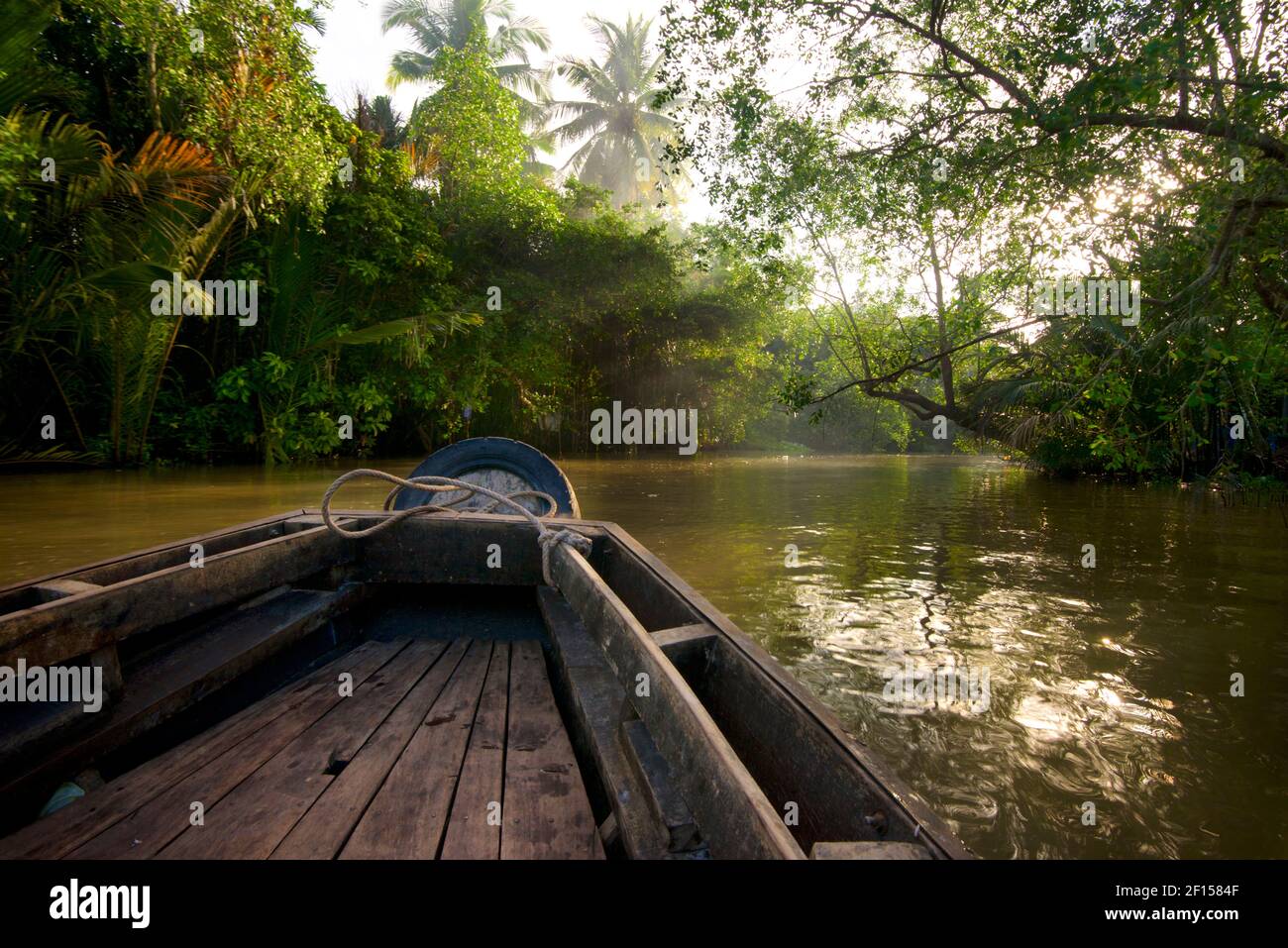 Canale fluviale vicino a Can Tho, Delta del Mekong, Vietnam Foto Stock