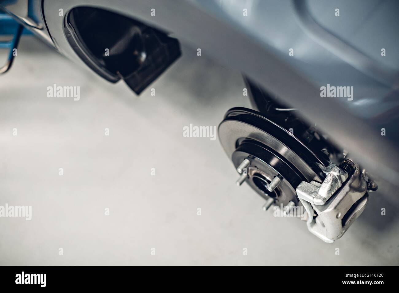 Centro di riparazione auto. Concetto di manutenzione dell'auto Foto Stock