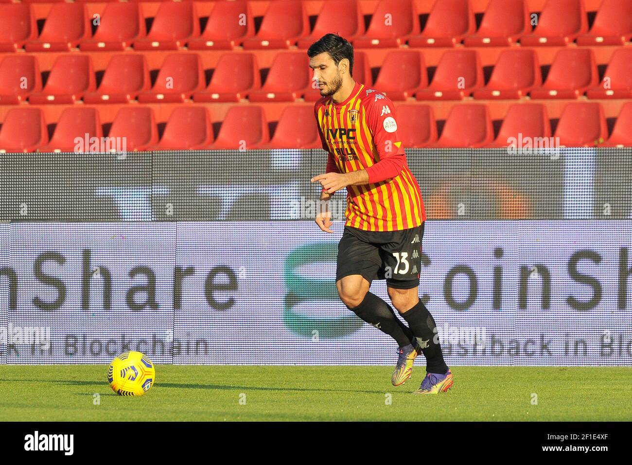 Alessandro Tuia giocatore di Benevento, durante la partita della serie A del campionato italiano di calcio tra Benevento e Genova, risultato finale 2-0, partita giocata Foto Stock