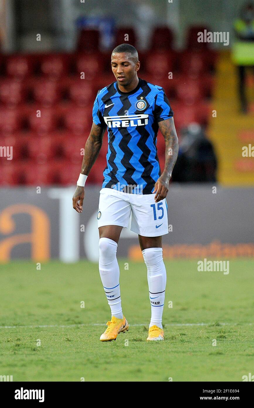 Ashley Young giocatore di Inter, durante la partita del campionato italiano  di calcio serie A tra Benevento vs Inter risultato finale 2-5, partita  giocata al Foto stock - Alamy