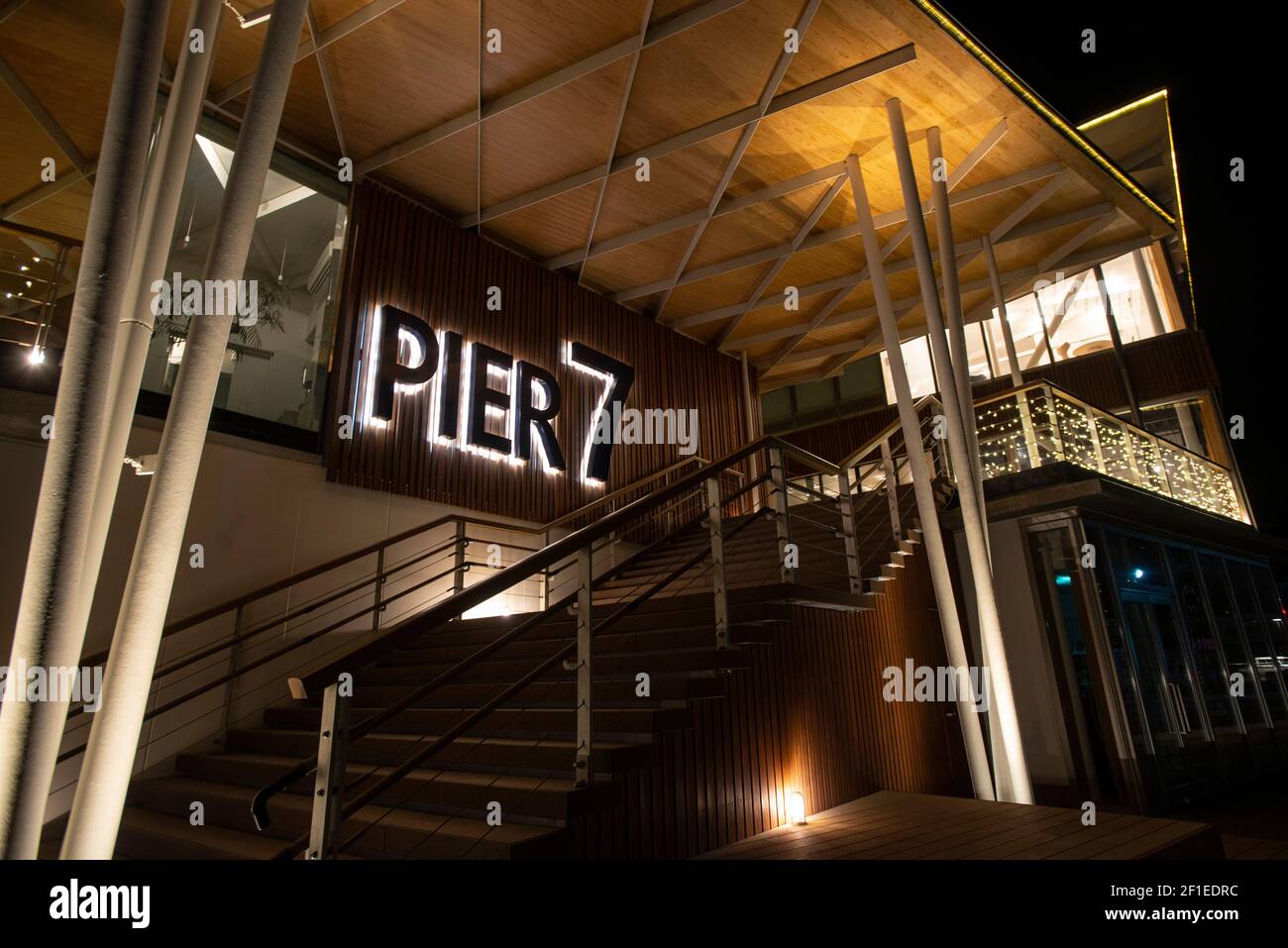 Foto mostra il nuovo complesso Pier 7 a Kesennuma, Prefettura di Miyagi, Giappone, il 18 febbraio 2021. Il 11 marzo 2021 ricorre il decimo anniversario del terremoto e dello tsunami che hanno devastato l'intera regione, portando oltre 18,000 vite umane e cancellando centinaia di migliaia di case e aziende. Fotografo: Robert Gilhooly Foto Stock