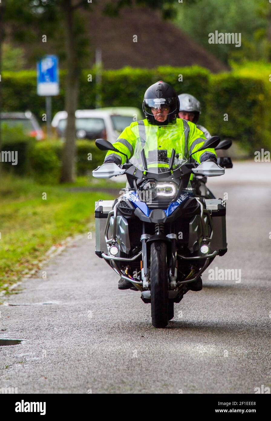 Motociclista fotografato a Giethoorn una città nella provincia di Overijssel, Paesi Bassi si trova nel comune di Steenwijkerland, circa 5 Foto Stock