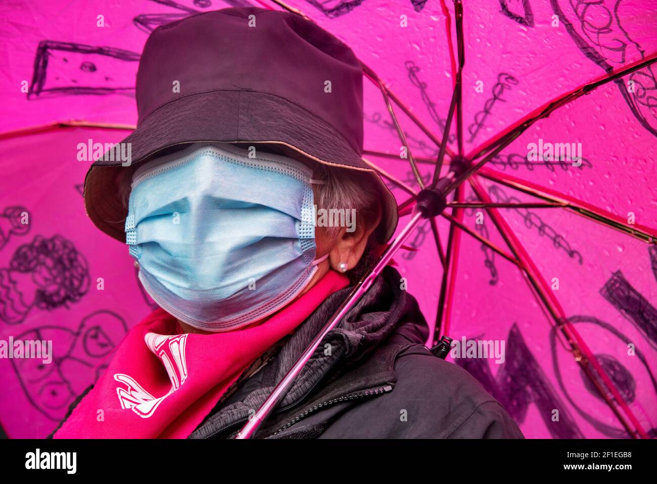 Roma, Italia. 8 marzo 2021. Non una di meno movimento flash MOB di fronte al ministero dell'economia durante la giornata internazionale delle donne contro la violenza di genere e la discriminazione Credit: LSF Photo/Alamy Live News Foto Stock