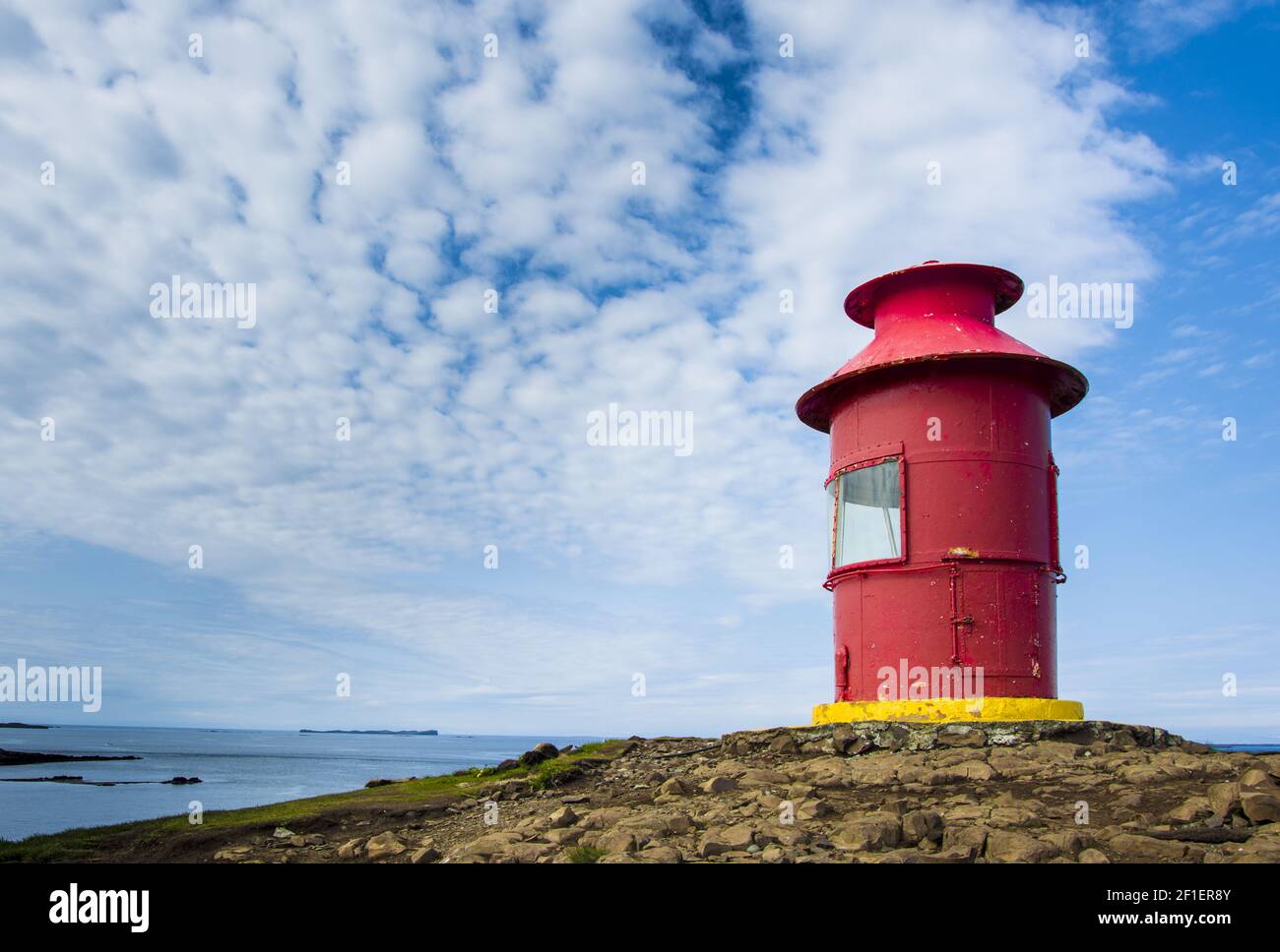 Faro rosso in Stykisholmur, penisola di Snaefellsnes, Islanda Foto Stock