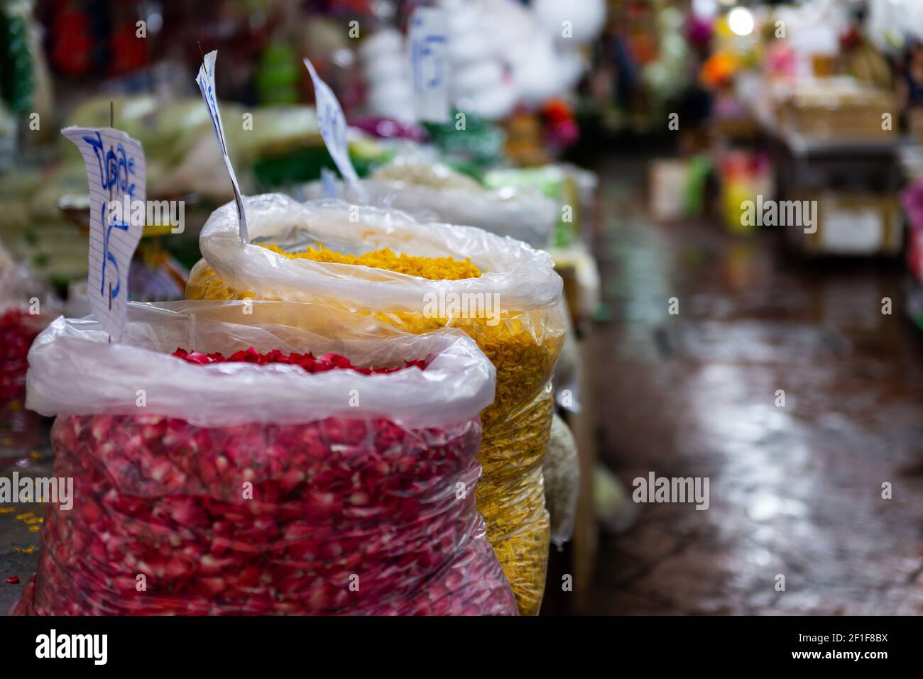 Fiori al mercato tailandese Foto Stock