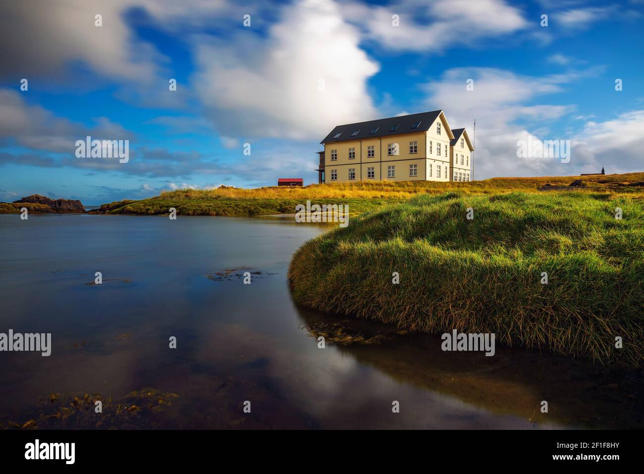 Hotel Budir situato sulla costa della penisola di Snaefellsnes in Islanda occidentale Foto Stock