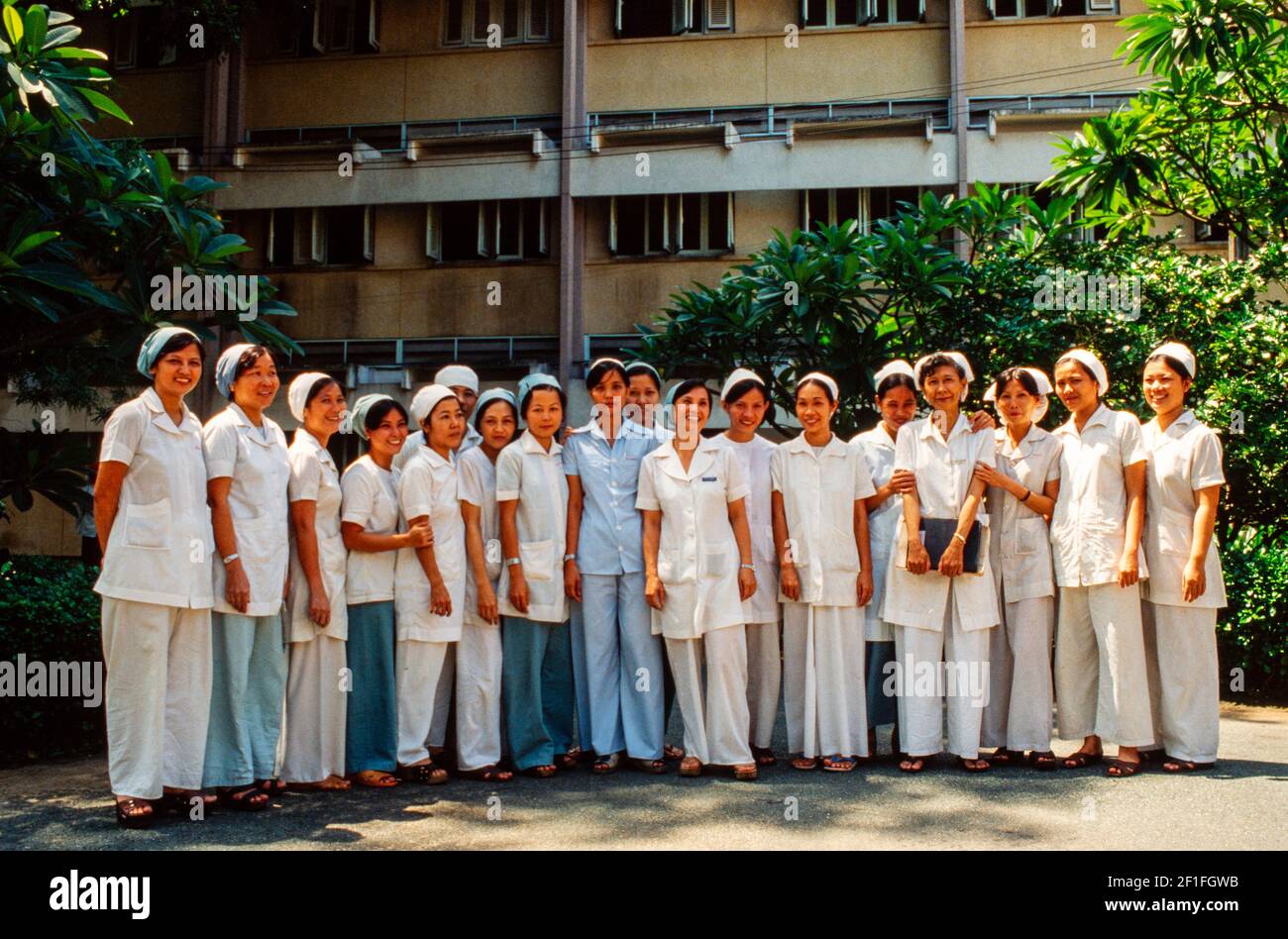 Personale della Clinica di controllo delle nascite, ho Chi Minh City, Vietnam, giugno 1980 Foto Stock