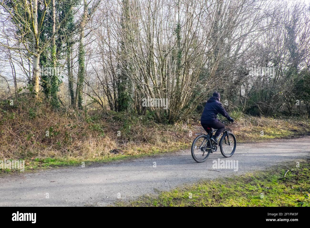 Lo Ystwyth Trail, un 21 miglia, 34 km, percorso multiuso, utilizzato, da cani escursionisti, escursionisti, escursionisti, ciclisti, joggers, e parte cavallo briddway, per i cavalieri. L'ex linea di sentiero collega la città costiera studentesca di Aberystwyth, ON, Cardigan Bay, a Tregaron, entrambi, in Ceredigion. Il sentiero è prevalentemente lungo il fiume Ystwtyh. Fotografia scattata tra il villaggio di Llanilar e Transgoed,rurale,campagna,scenario,Ceredigon,Galles,Galles,UK,GB, Foto Stock