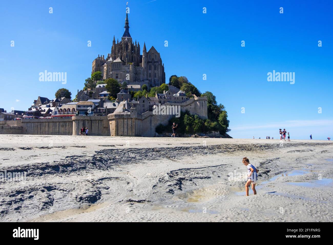 Mont Saint Michel, Francia - 29 agosto 2019: Abbazia di Mont Saint Michel. Vista del famoso Mont Saint-Michel in bassa Normandia, Francia Foto Stock