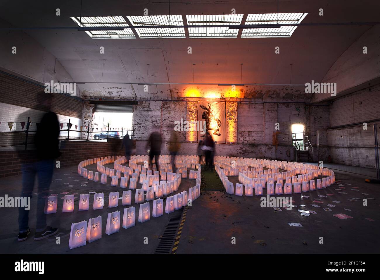 L'uomo si trovava all'ingresso del labirinto Foto Stock