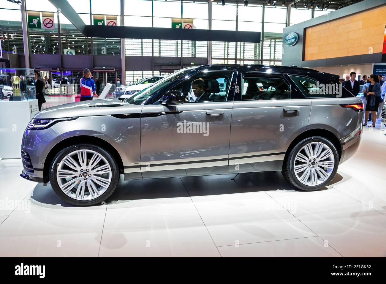 Auto Land Rover Range Rover Velar al Paris Motor Show. Francia - 3 ottobre 2018 Foto Stock