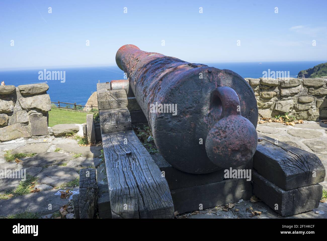 Ferro da stiro Canon a Costa del Paese basco nel nord della Spagna Foto Stock