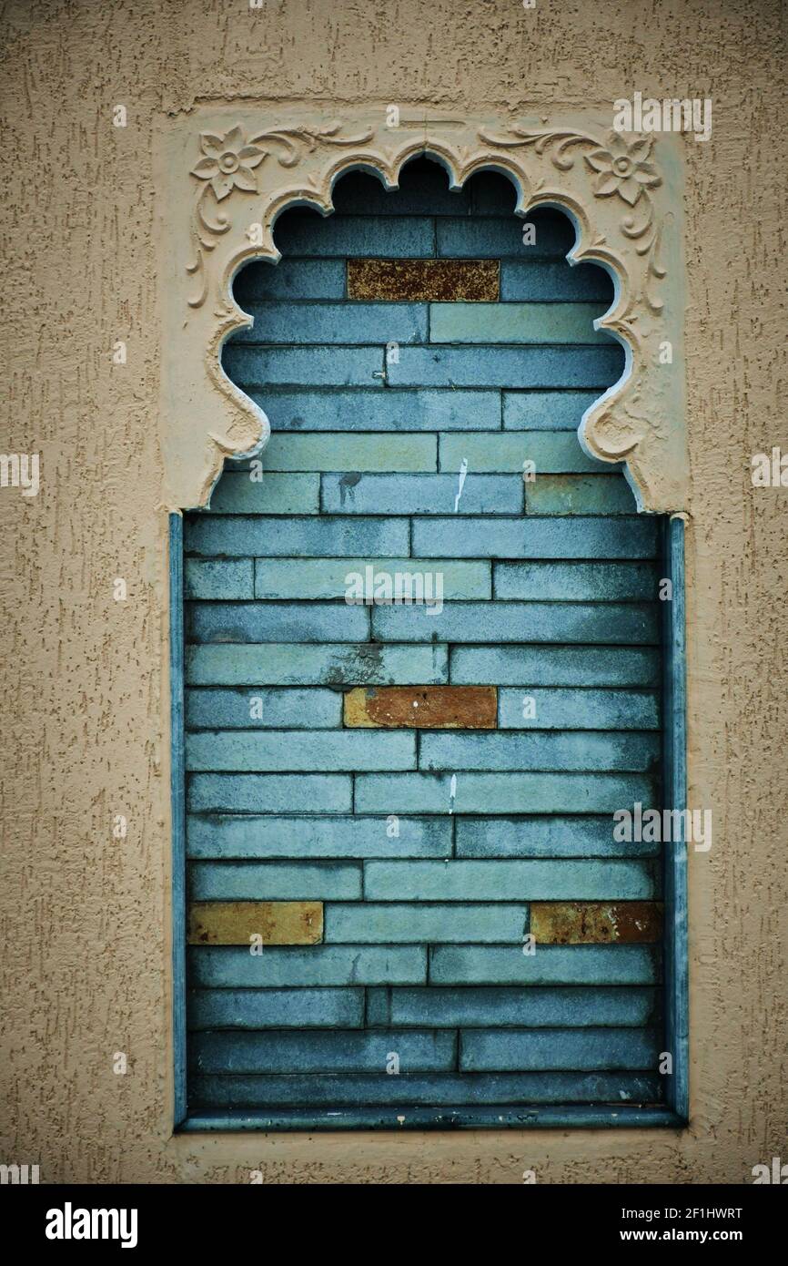 BRICKS IMPOSTAZIONE IN FINESTRA, PROGETTAZIONE DI FINESTRE, MATTONI SFONDO Foto Stock