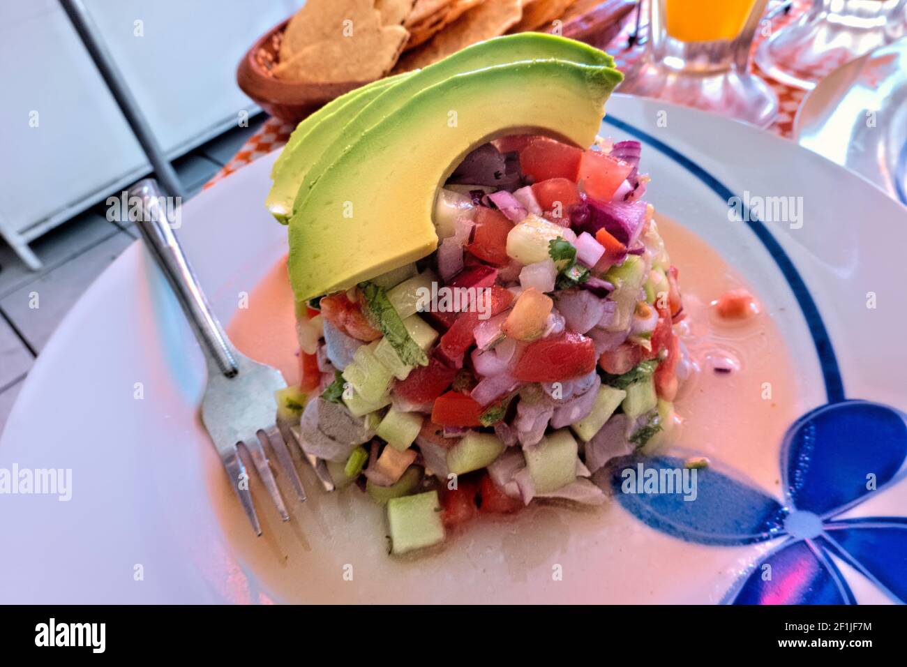 Gamberi freschi e ceviche di pesce in un ristorante a Puerto Vallarta, Nayarit, Messico Foto Stock