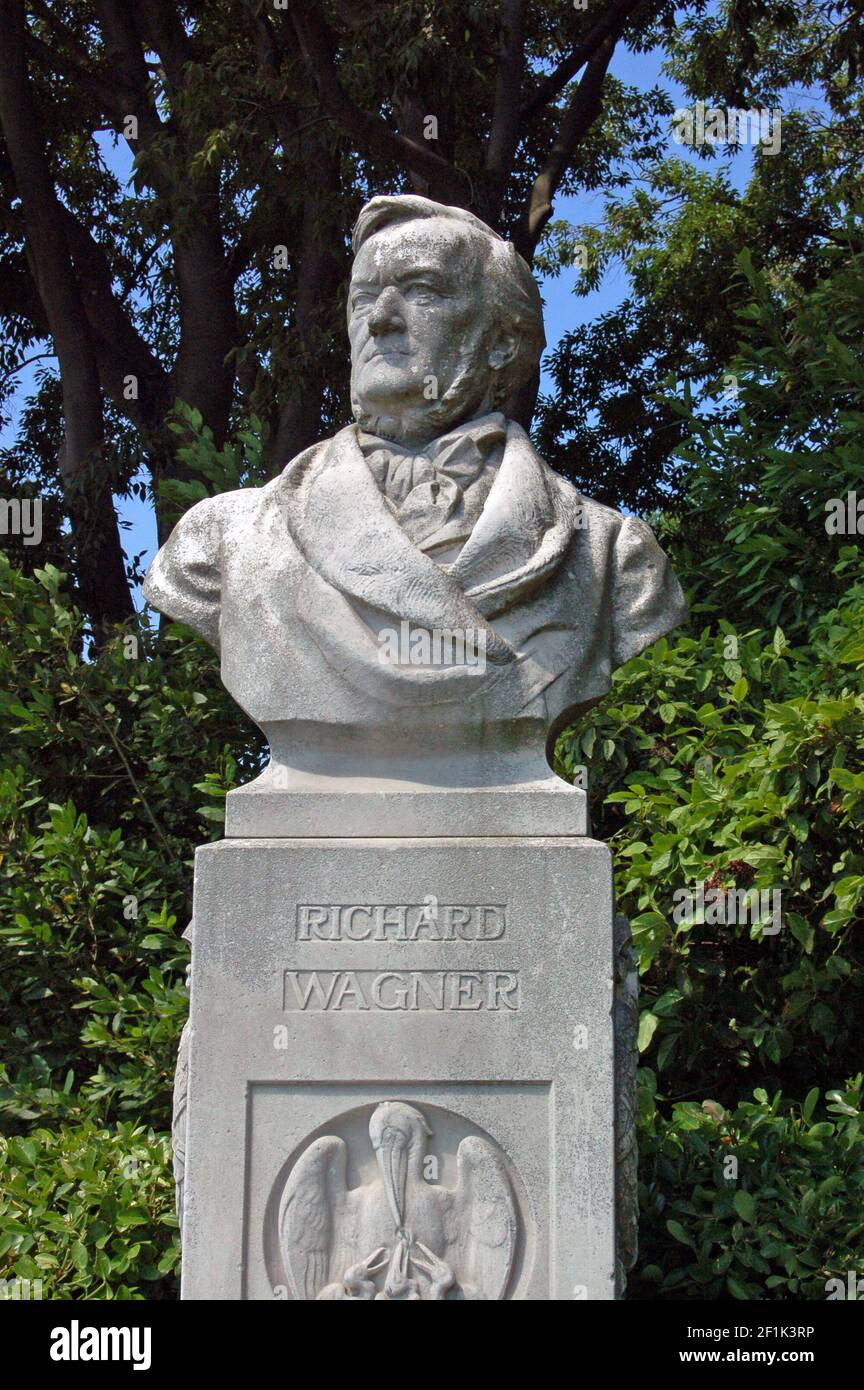 Statua del busto del compositore Richard Wagner. In esposizione pubblica nella zona Giardini di Venezia dal 1908 Foto Stock