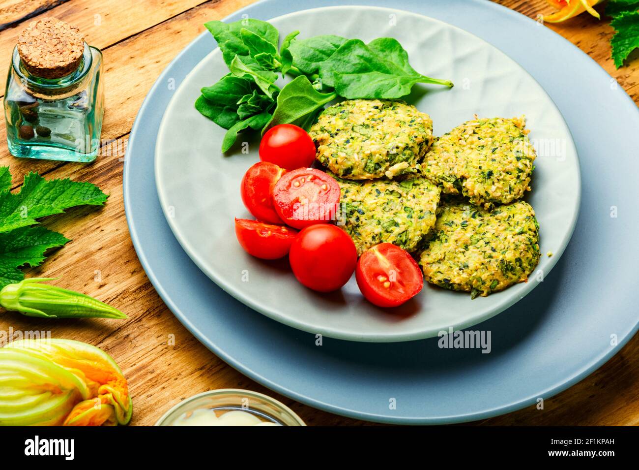 Cuttlets.Vegetable cutlets.Healthy dieta e cibo vegetariano Foto Stock