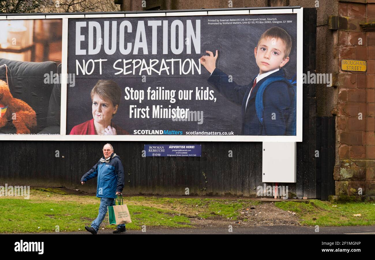 Inverclyde, Scozia, Regno Unito. 9 Mar 2021. Billboard prodotto dal gruppo pro-Union Scotland Matters appare a Inverclyde. Il tabellone esorta il primo ministro Nicola Sturgeon e l'SNP a concentrarsi sull'istruzione e non sulla separazione. Iain Masterton/Alamy Live News Foto Stock