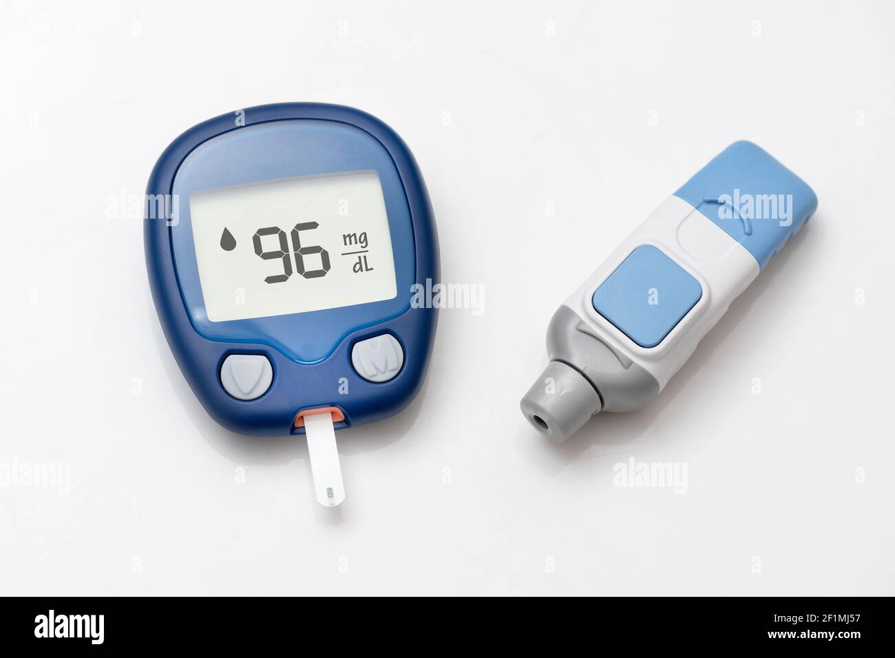 Il Diabete insieme con il glucometro, Lancet. I livelli di zucchero nel sangue kit di misurazione Foto Stock