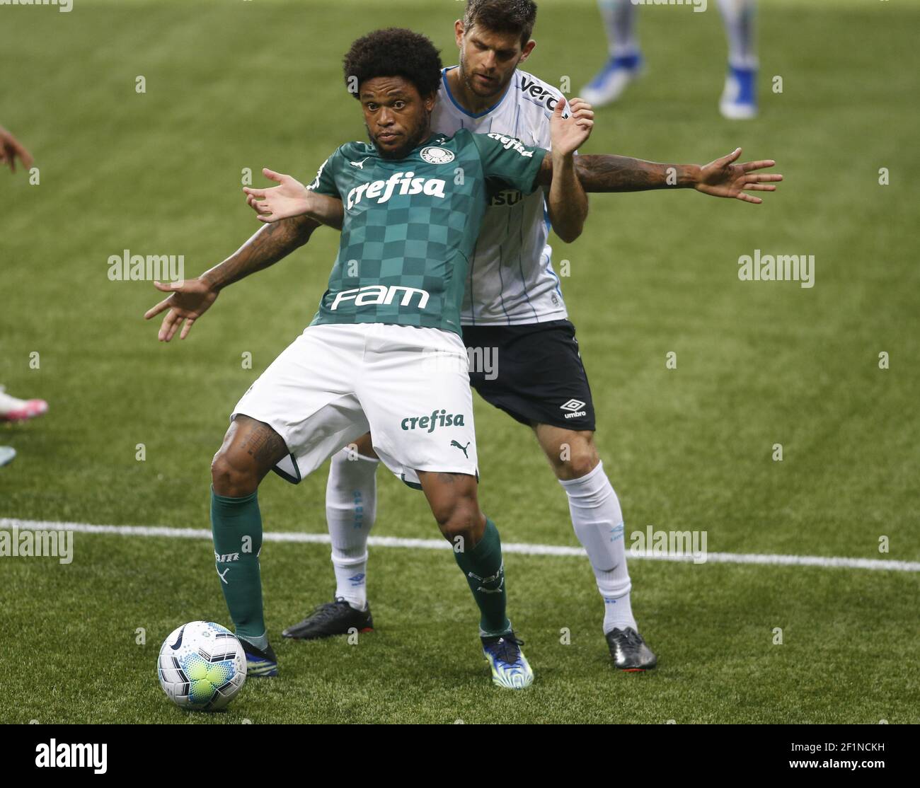 Sao Paulo - SP - 07-03-2021 - COPA DO BRASIL FINALE - luiz adriano e kaneman durante la finale di Copa do Brasil tra Palmeiras e Gremio. La partita di calcio si è svolta presso l'Allianz Parque di San Paolo. Palmeiras ha vinto la partita 2-0 e di conseguenza ha vinto le due zampe di legatura 3-0 dopo aver battuto Gremio 0-1 nella tratta di distanza a Porto Alegre la scorsa settimana. Palmeiras ha vinto il Copa per la quarta volta, il terzo nell'ultimo decennio. Credit: SPP Sport Press Photo. /Alamy Live News Foto Stock