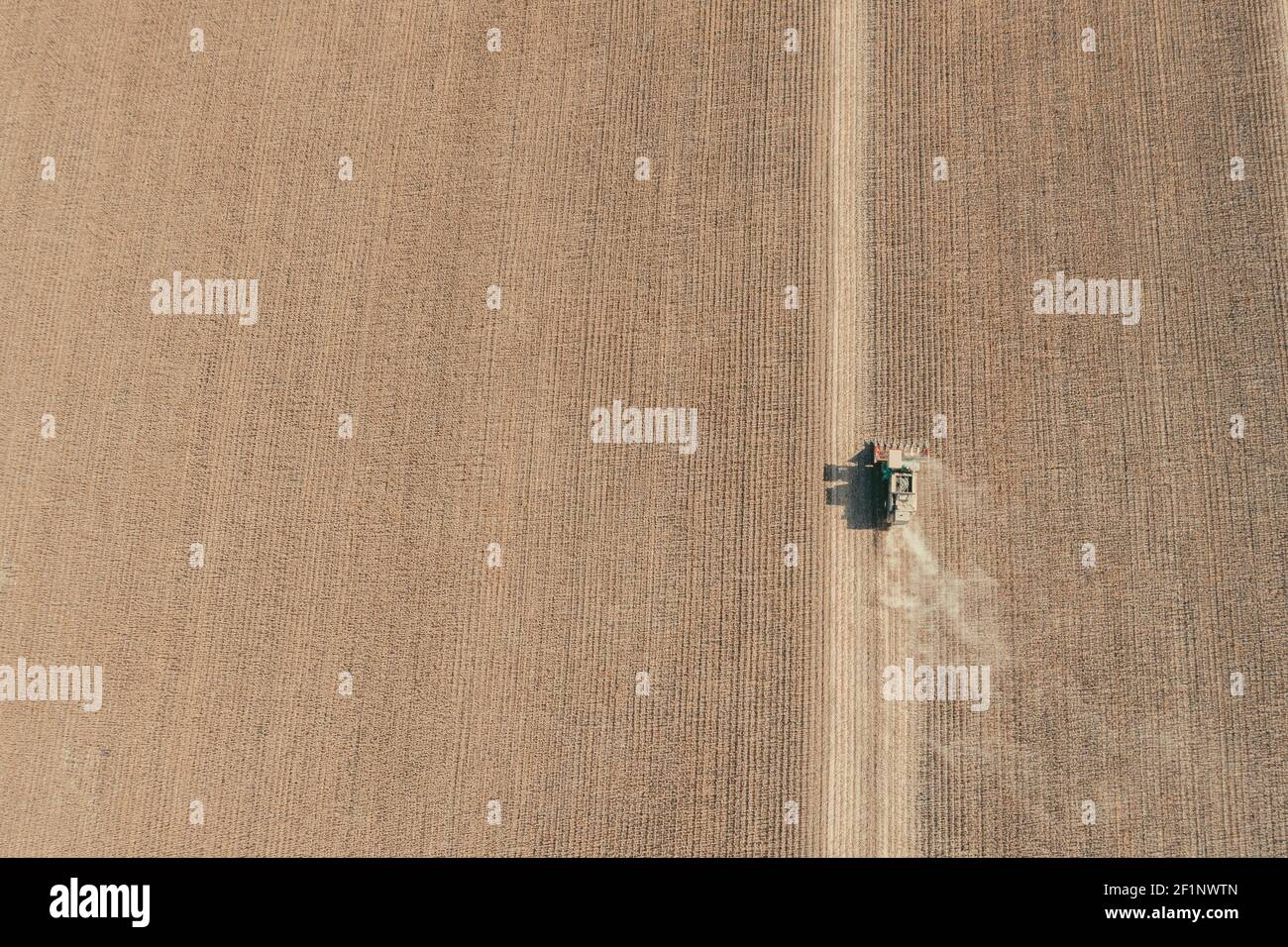 Vista dall'alto dei lavori agricoli. Foto di alta qualità Foto Stock