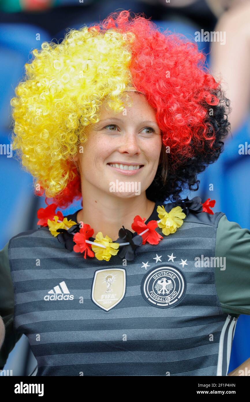 Sostenitore tedesco durante la UEFA Euro 2016, partita di calcio del Gruppo C tra Irlanda del Nord e Germania il 21 giugno 2016 allo stadio Parc des Princes di Parigi, Francia - Foto Stephane Allaman / DPPI Foto Stock