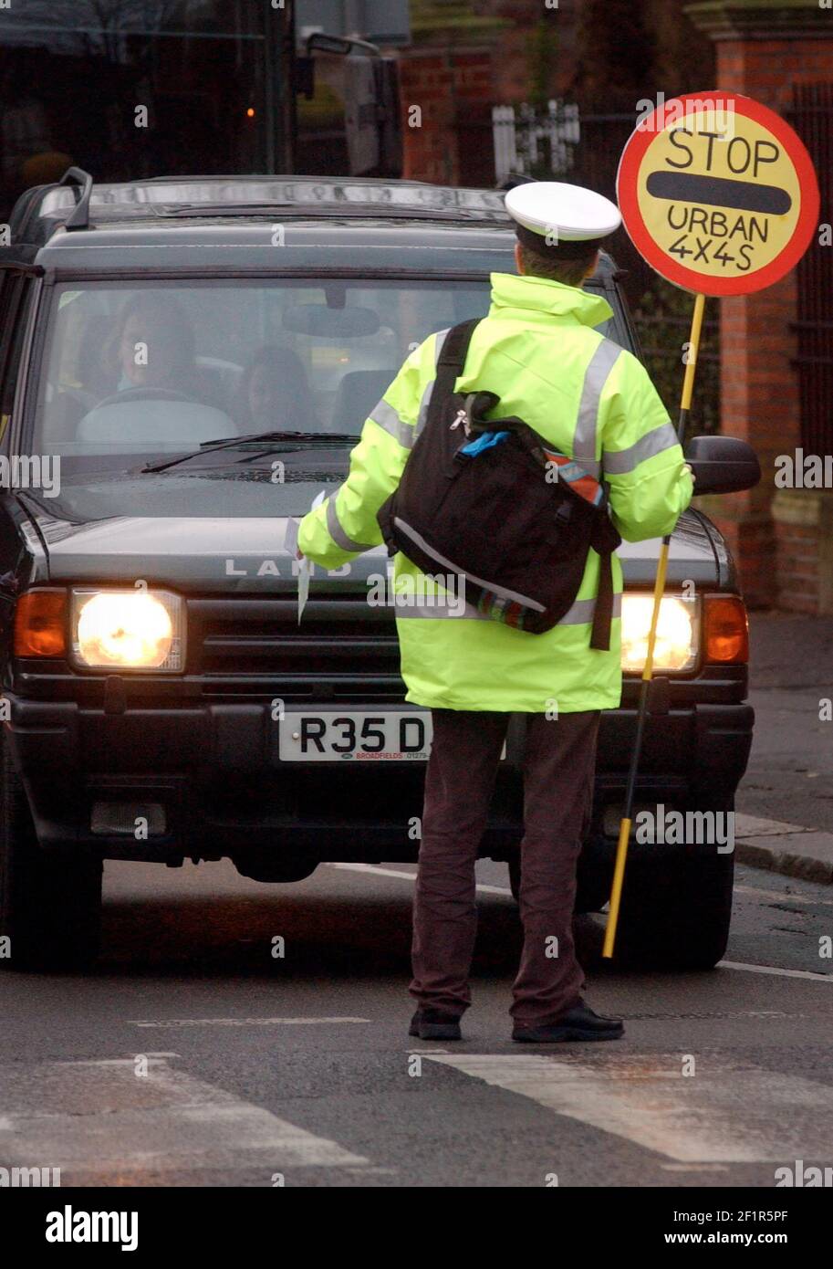 PROTESTA CONTRO LE 4X4 URBANE AD HAMPSTEAD.11/1/04 PILSTON Foto Stock