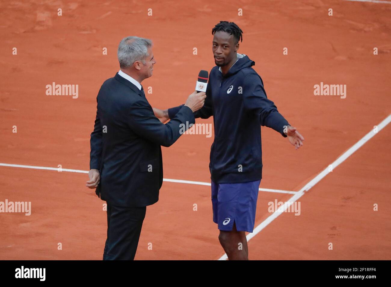 Gael MONFILS (fra) ha vinto il gioco e ha avuto un'intervista alla fine con lo speecker Marc Maury durante il Roland-Garros 2019, Grand Slam Tennis Tournament, pareggio maschile il 28 maggio 2019 allo stadio Roland-Garros di Parigi, Francia - Photo Stephane Allaman / DPPI Foto Stock