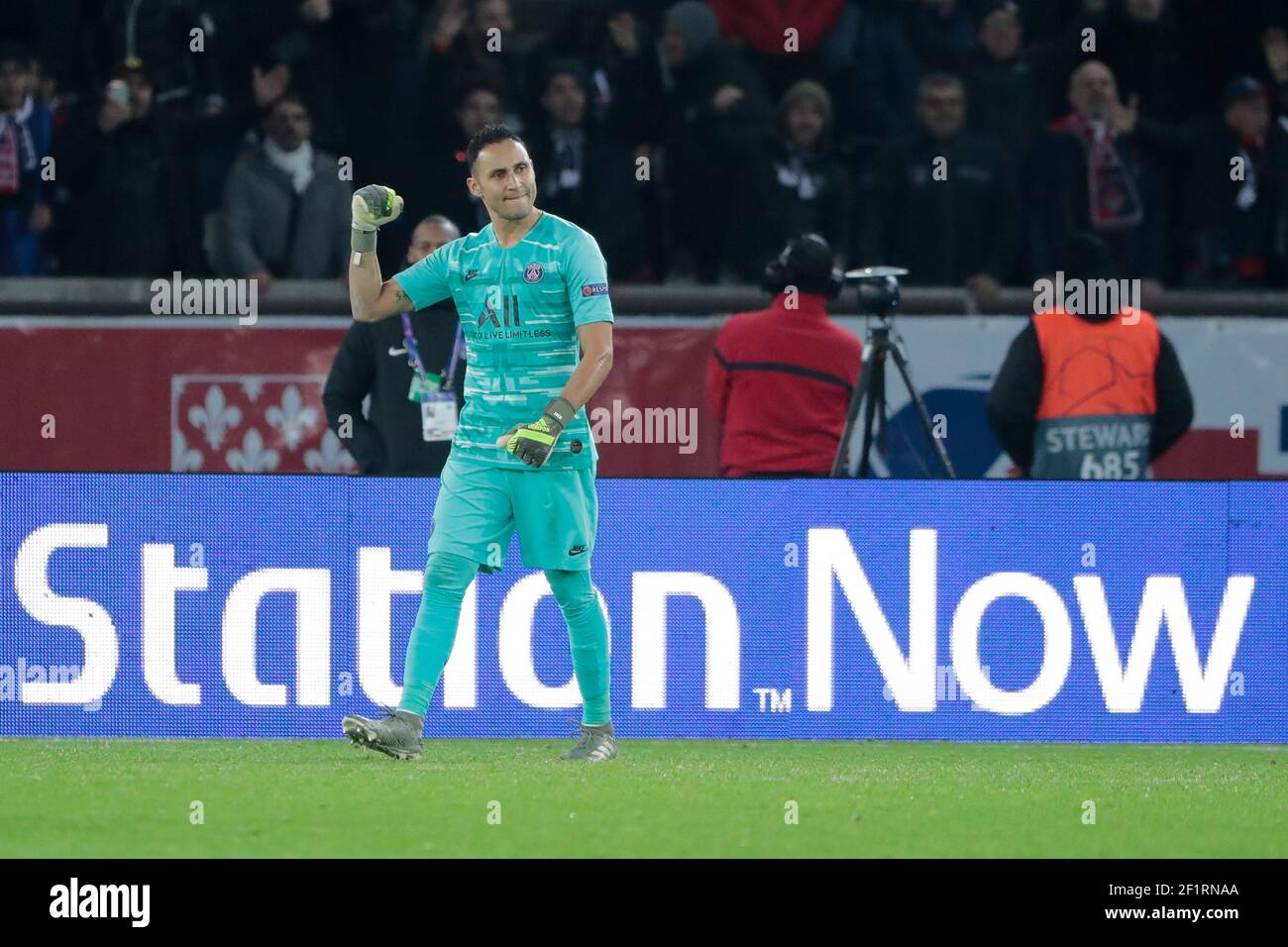 Keylor NAVAS (PSG), dopo aver fermato la penalizzazione da Mbaye Diagne (FC Bruges), Mbaye Diagne (FC Bruges), Marco Verratti (PSG), Fresnel Kimpembe (PSG) durante la UEFA Champions League, partita di calcio di gruppo A tra Paris Saint-Germain e Club Brugge il 6 novembre 2019 allo stadio Parc des Princes di Parigi, Francia - Foto Stephane Allaman / DPPI Foto Stock