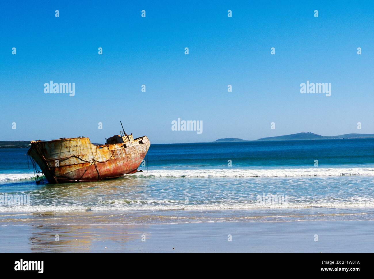 Vecchio abbandonato naufragio; Cape Town Beach; Penisola del Capo; Sud Africa Foto Stock