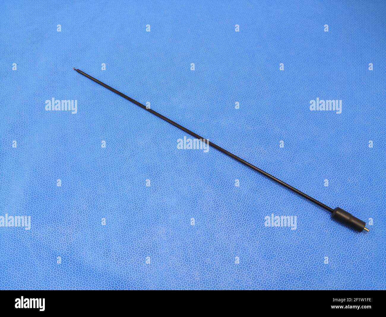 Immagine closeup delle pinzette a gancio laparoscopiche chirurgiche mediche Foto Stock