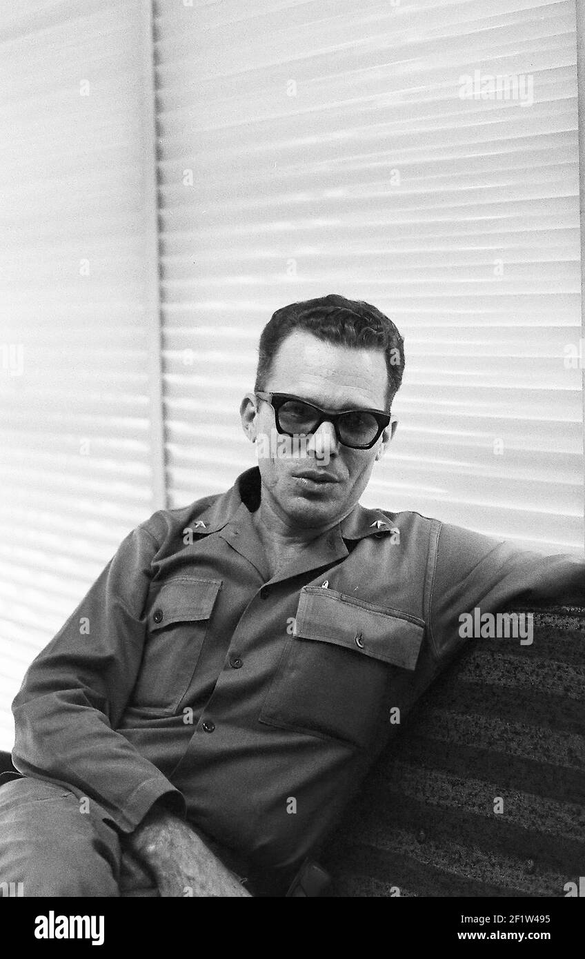 Comandante Faustino Perez responsabile dell'idraulica, Cuba, 1964. Dalla collezione di fotografie Deena Stryker. () Foto Stock