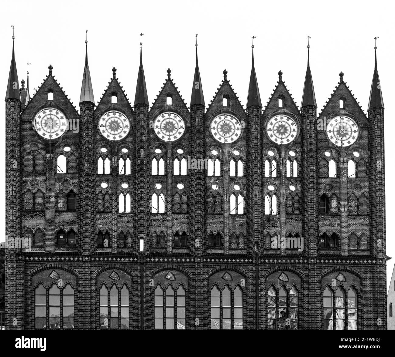 Vista sul vecchio edificio del municipio anseatico a Stralsund Foto Stock