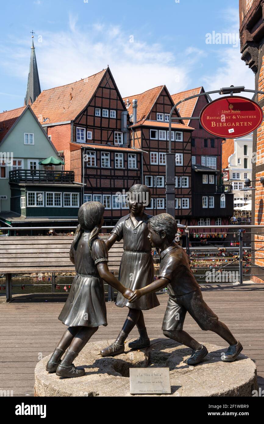 Vista della vita è bella scultura nella storia Centro di Lunenburg Foto Stock