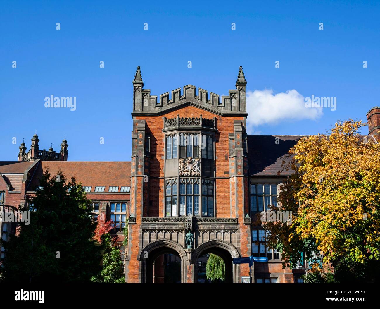 Il Re Edoardo VII edificio della Newcastle University su un soleggiato giorno d'autunno Foto Stock