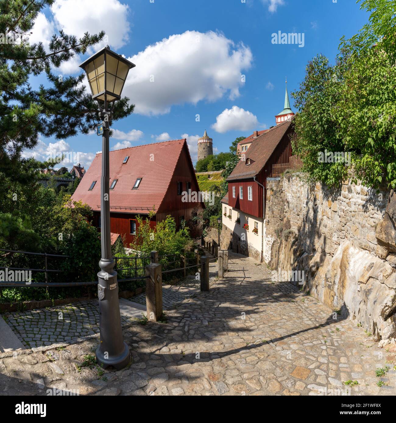 Vicoli stretti ed edifici storici nel centro storico di Bautzen Foto Stock