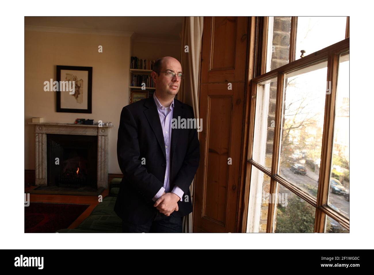 Giornalista Andrew Gilligan a casa sua in se Londonphotografia da David Sandison The Independent 27/2/2008 Foto Stock