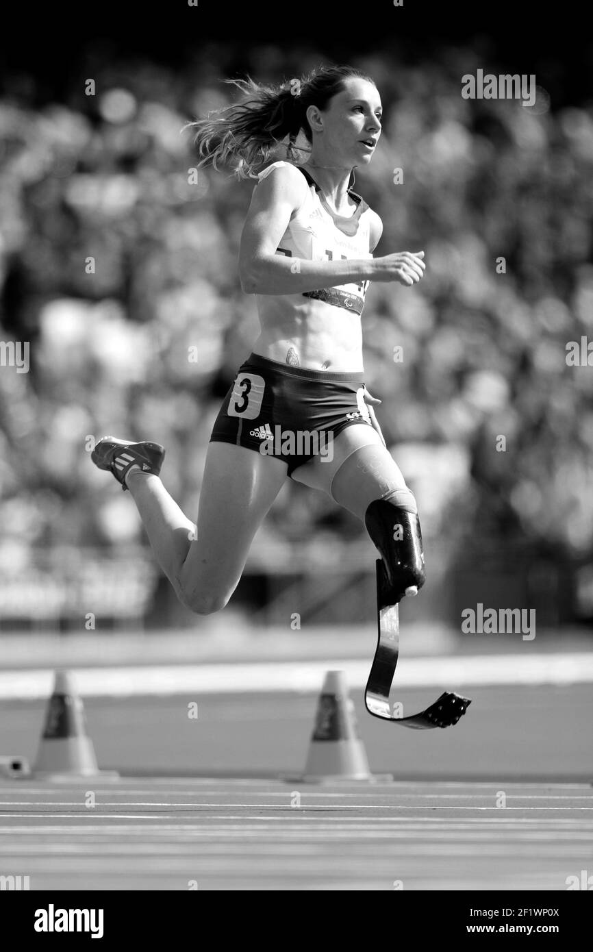 LONDRA 2012 - PARALIMPIADI - GIORNO 7 - 05/09/2012 - PHOTO EDDY LEMAISTRE / KMSP / DPPI - STADIO OLIMPICO - ATLETICA - DONNA 200 M - SEMIFINALE - MARIE AMELIE LE FUR (FRA) Foto Stock