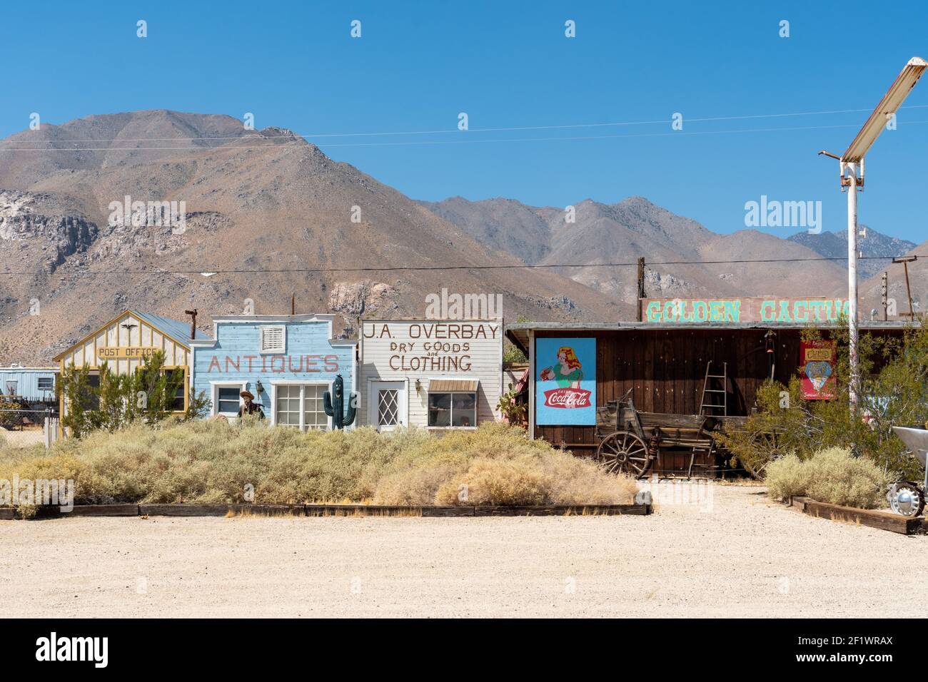 Il Golden Cactus, il Ghost Town Museum di Pearsonville, California Foto Stock